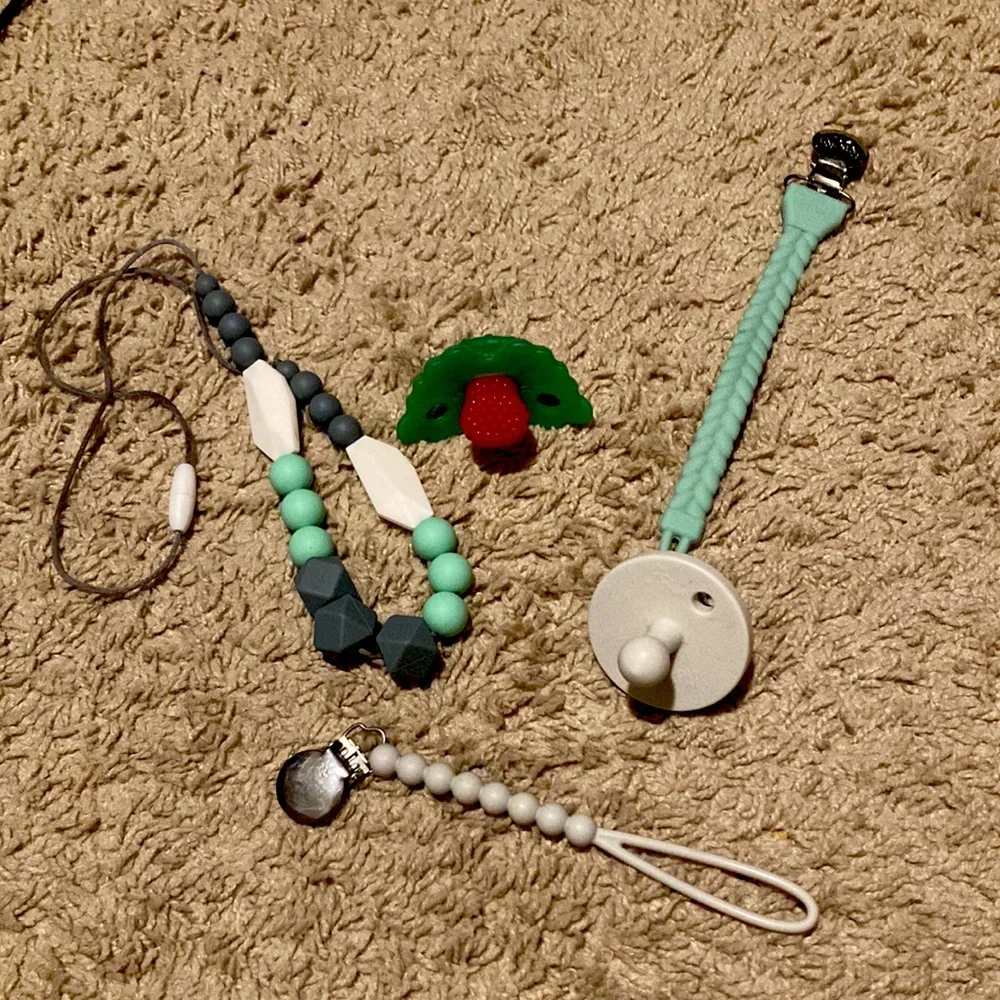 Baby essentials - Picture 1 of 1